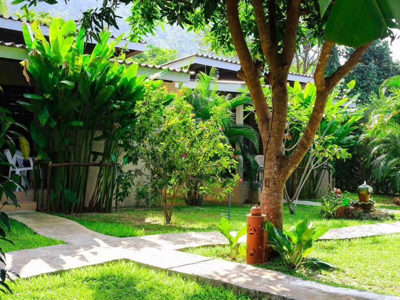 Resort Bang Po Hut Ban Bang Po