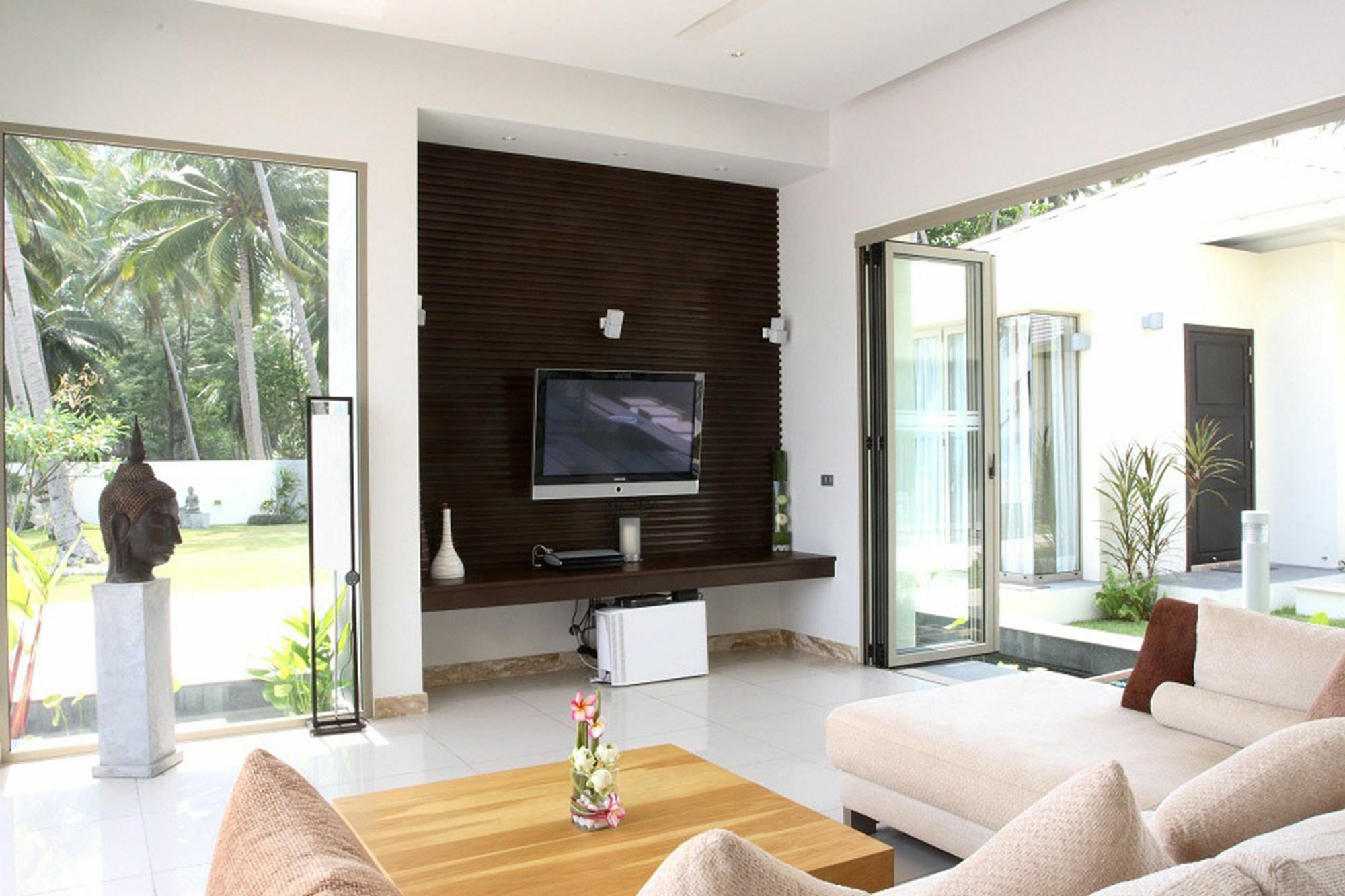 La Lagune Villa *