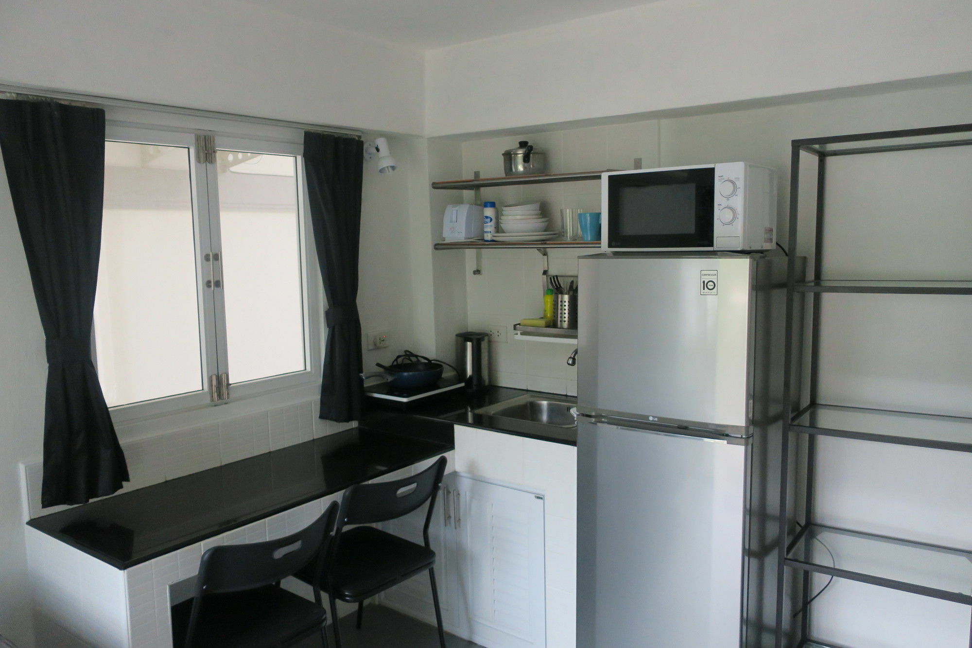 Bann Kanchana Apartment *