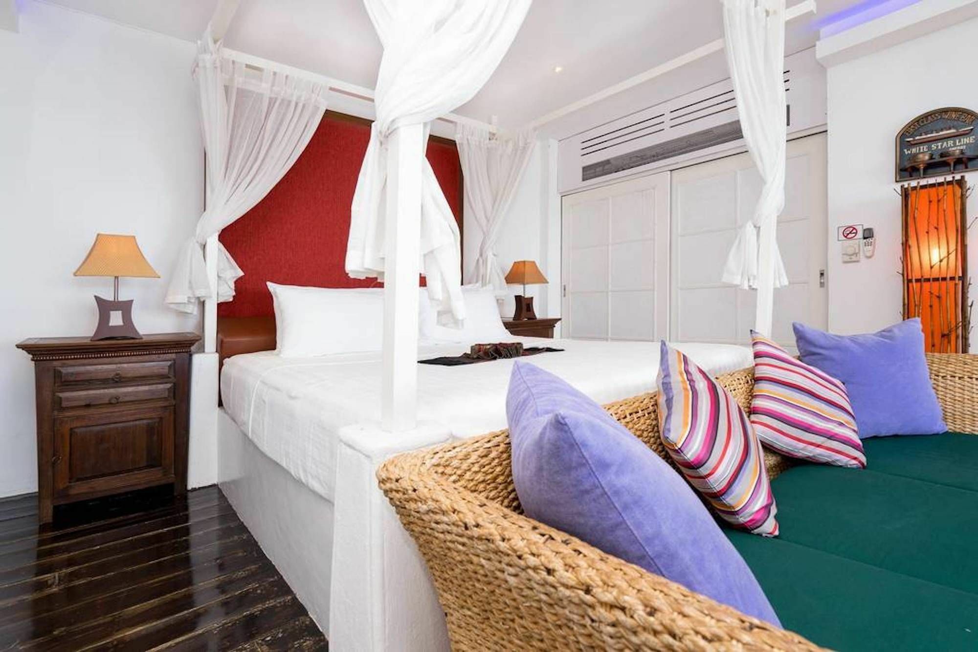 1 Bedroom Front - On Beautiful Bangrak Pousada