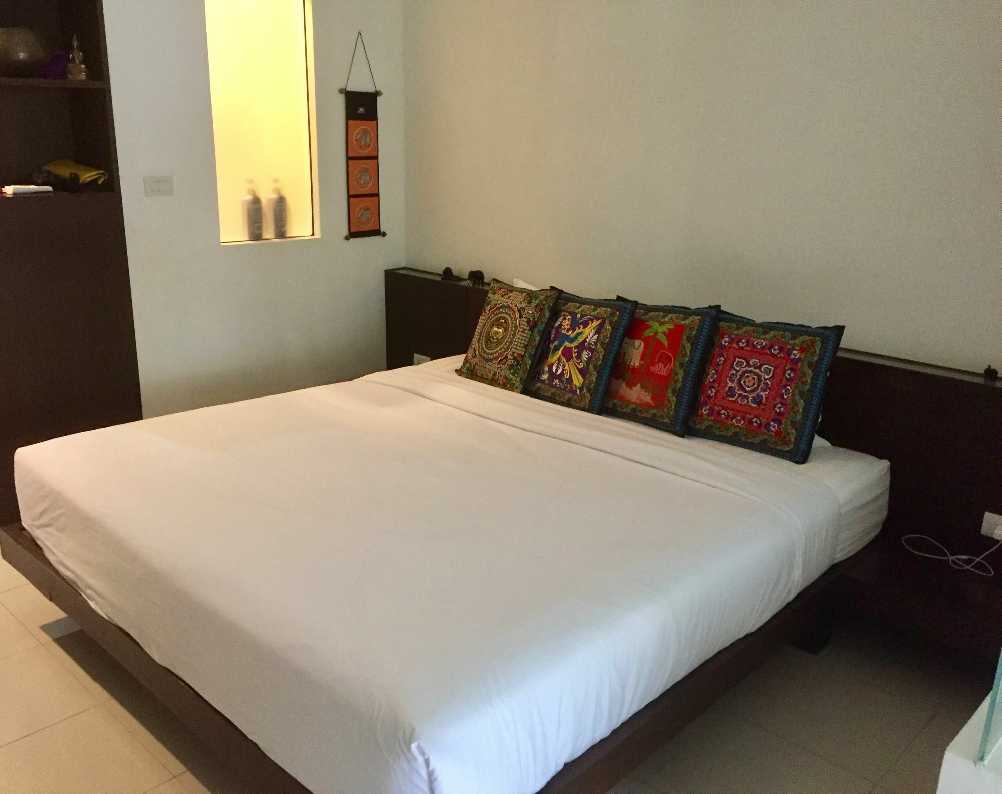 Tse By Samui Emerald