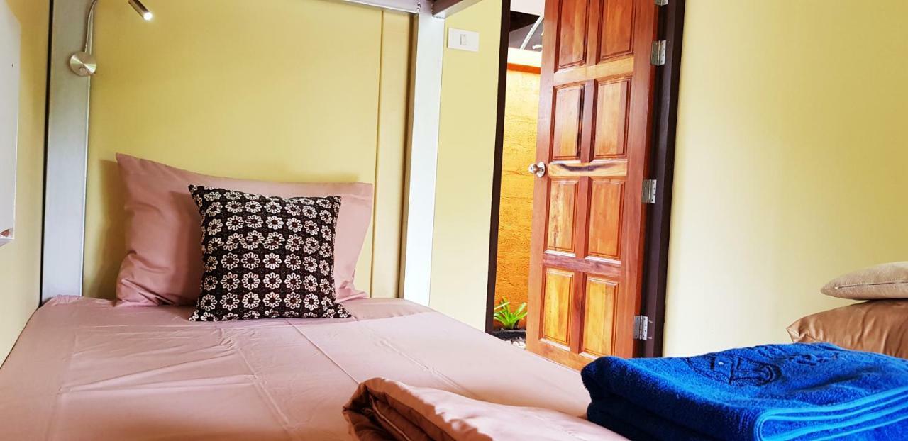 Baan Hinlad And (adults Only) * Lipa Noi