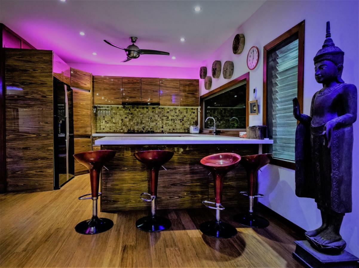 Stunning With Ocean Views And Free Car