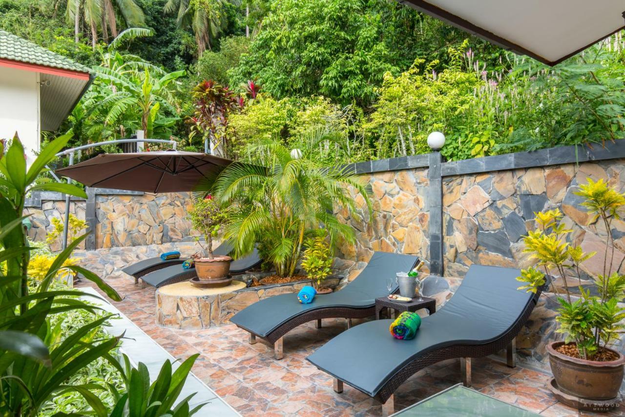 Private Poolvilla Mit Wasserfall *