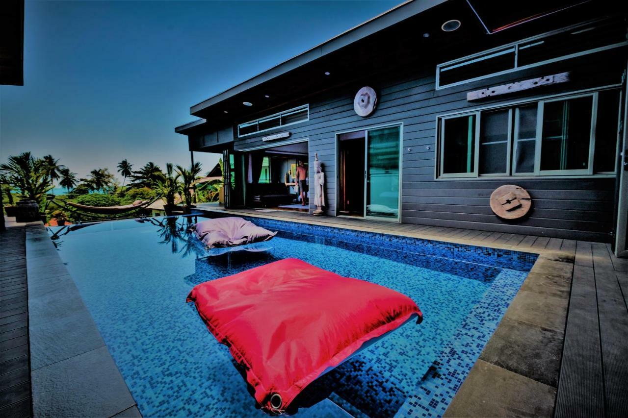Stunning With Ocean Views And Free Car *