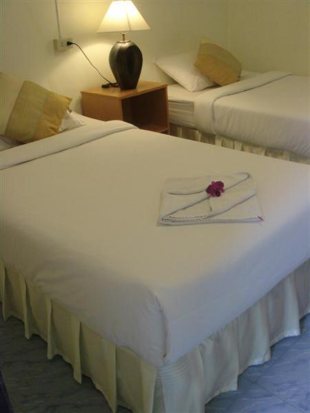 Baan Rom Mai Resort 2*