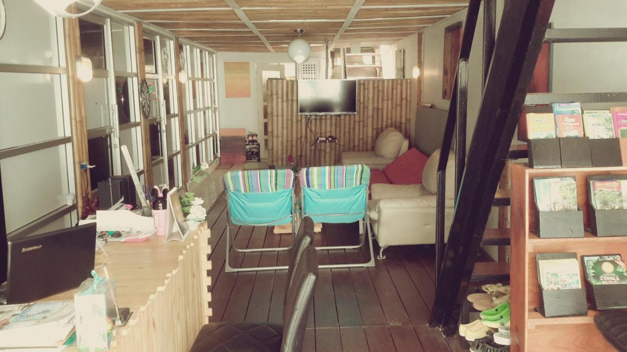 Zone6 Coworking Old 2w Hostel, Koh Samui Hostel