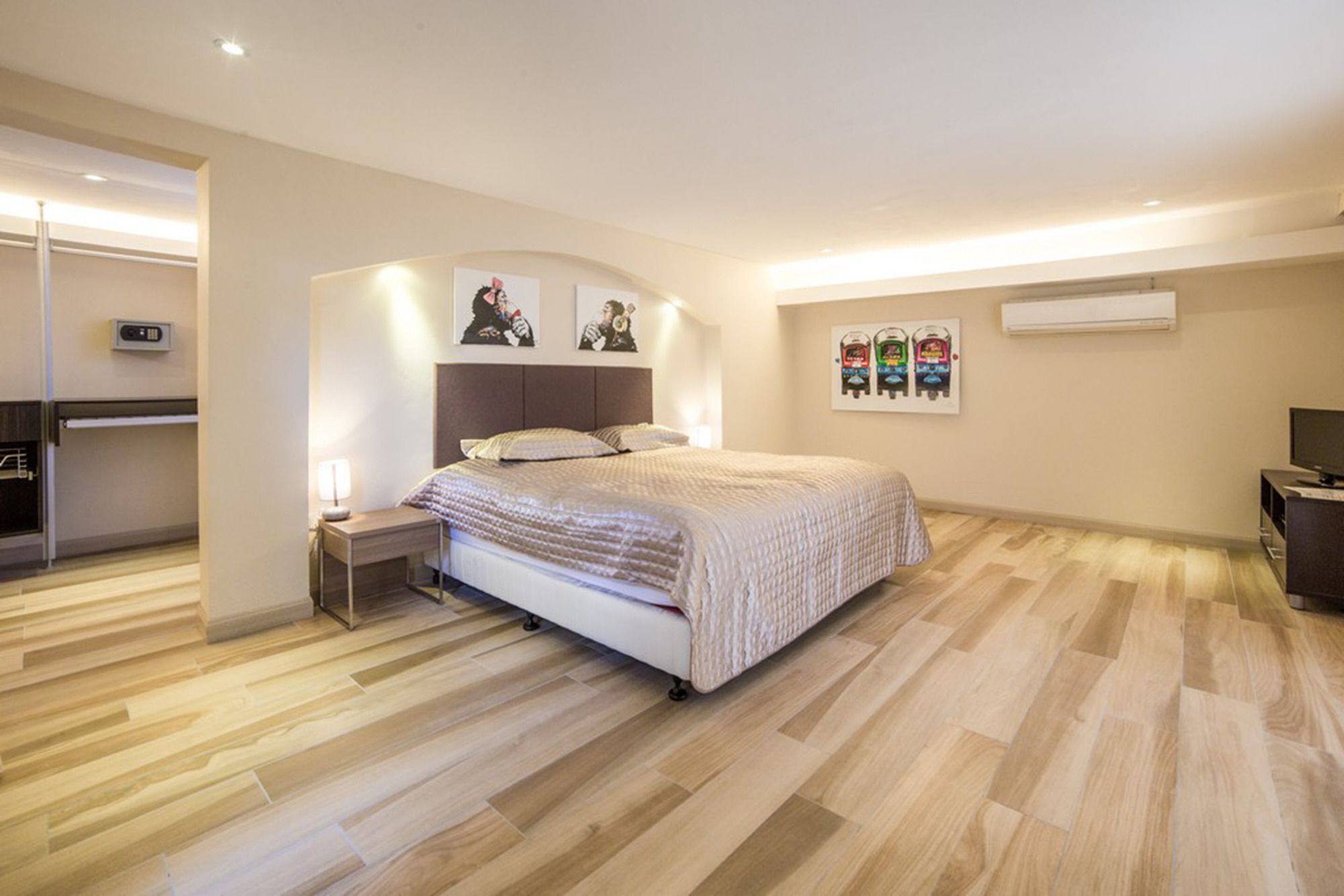 2 Bedrooms Martini Mae Nam
