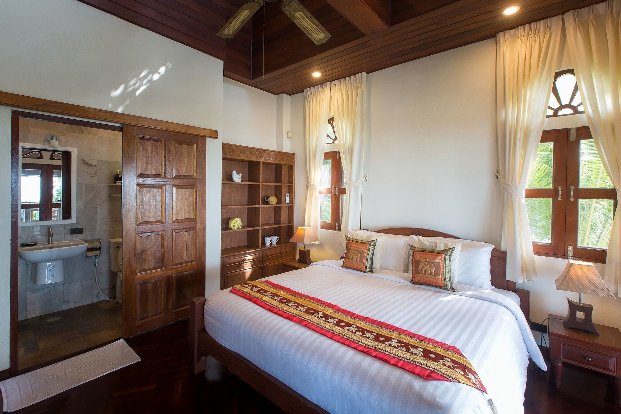 Su Villa Mae Nam