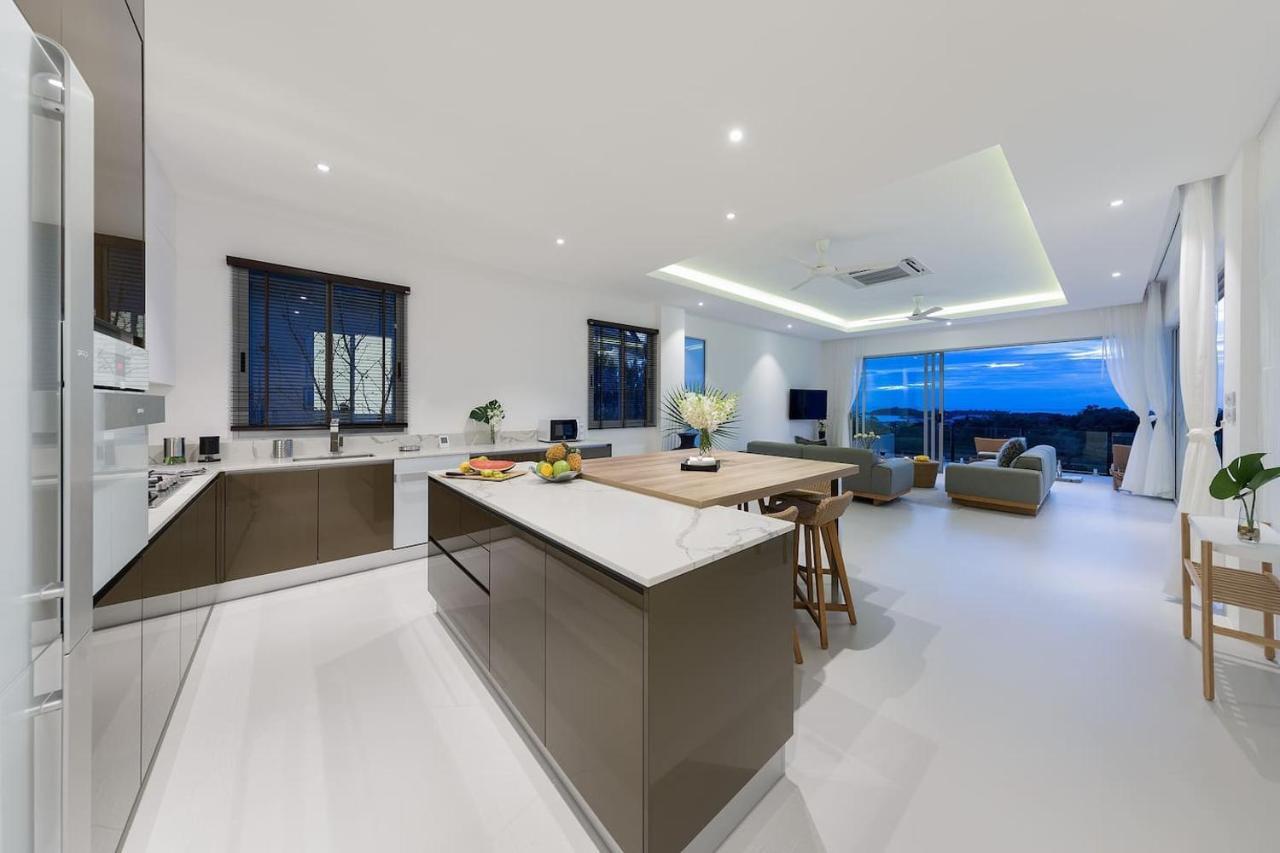 Bayside Luxury Villas: Beachfront Retreat With Sea Views Villa