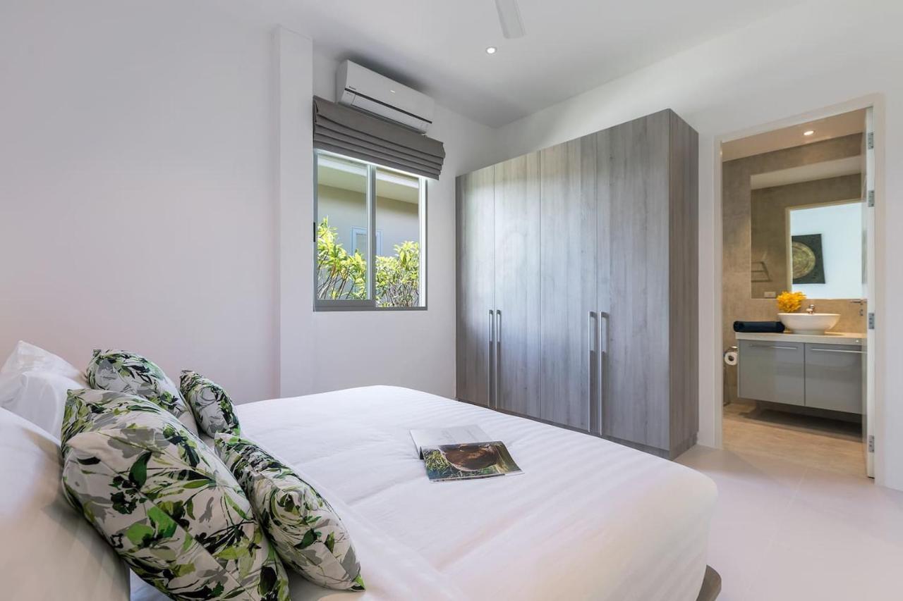Bayside Luxury Villas: Beachfront Retreat With Sea Views