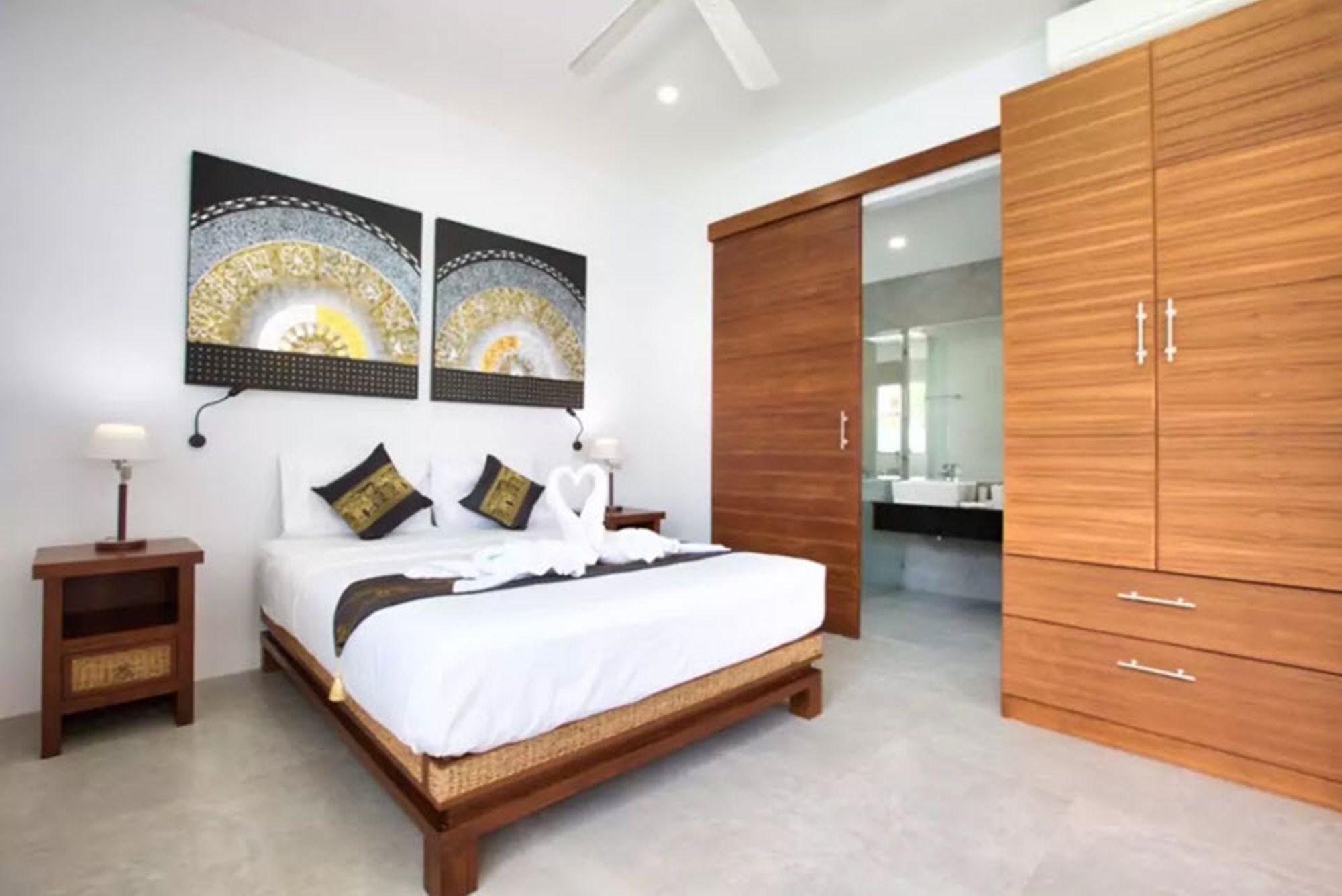 1 Bedroom Beautiful Beachfront Villa