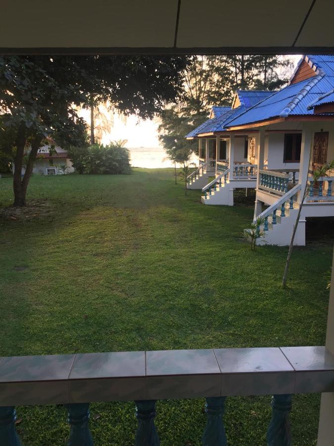 Beach Sunset Bungalow *
