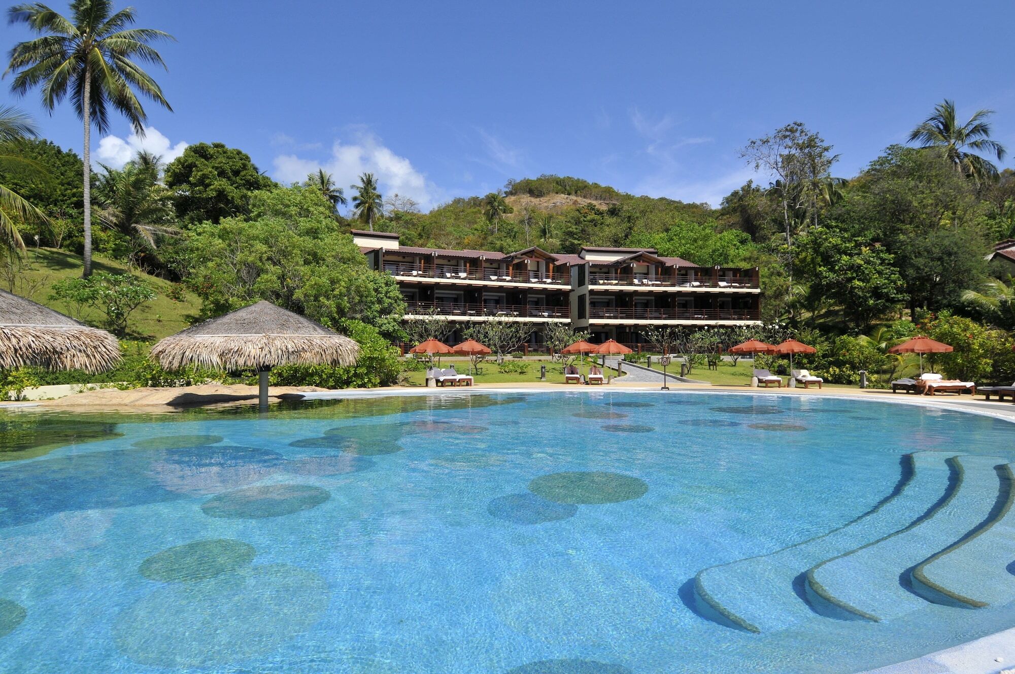 Tongsai Pool * Choeng Mon