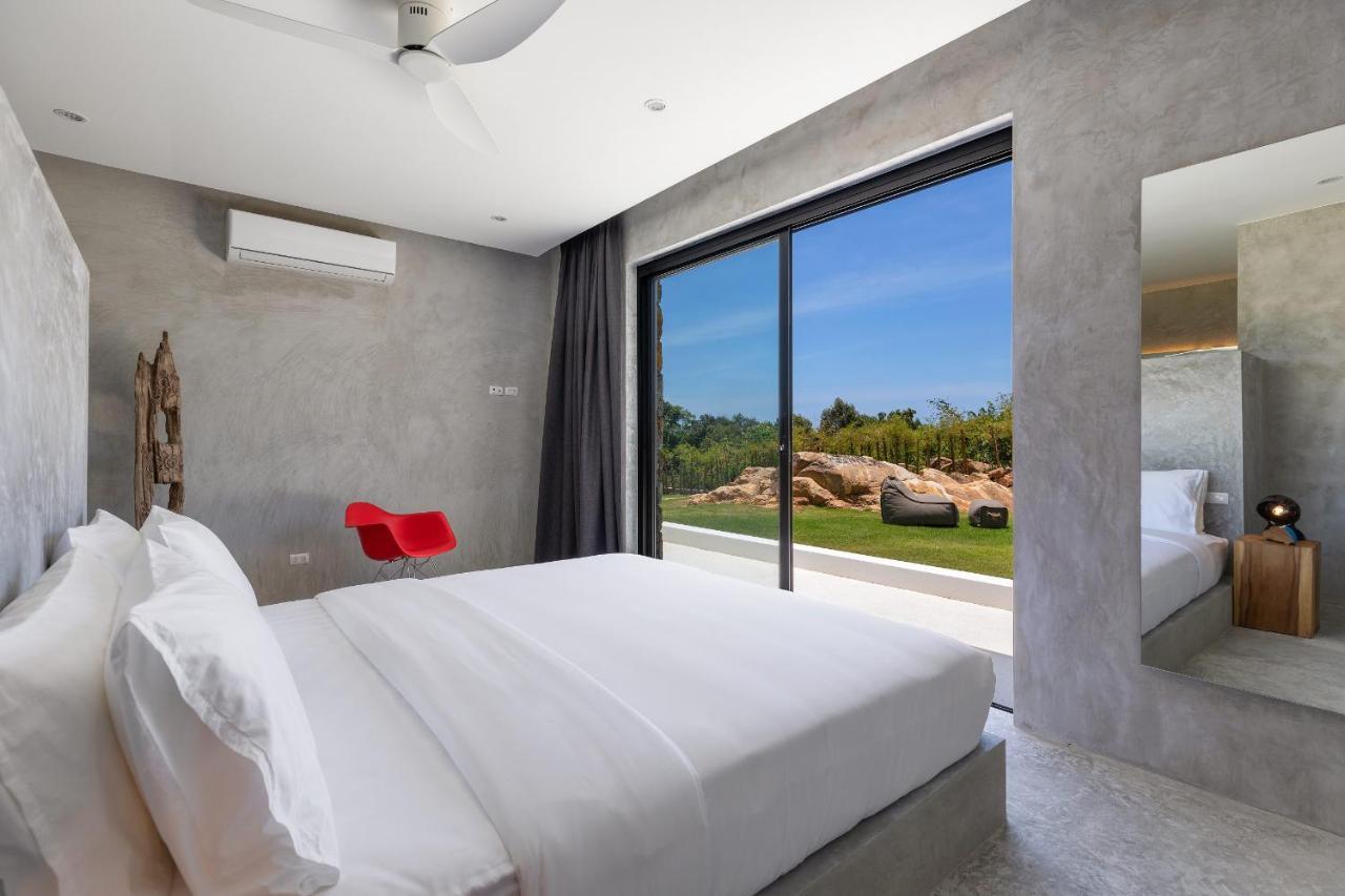 Eugenie-luxury-design-5bdr-amazing Seaview