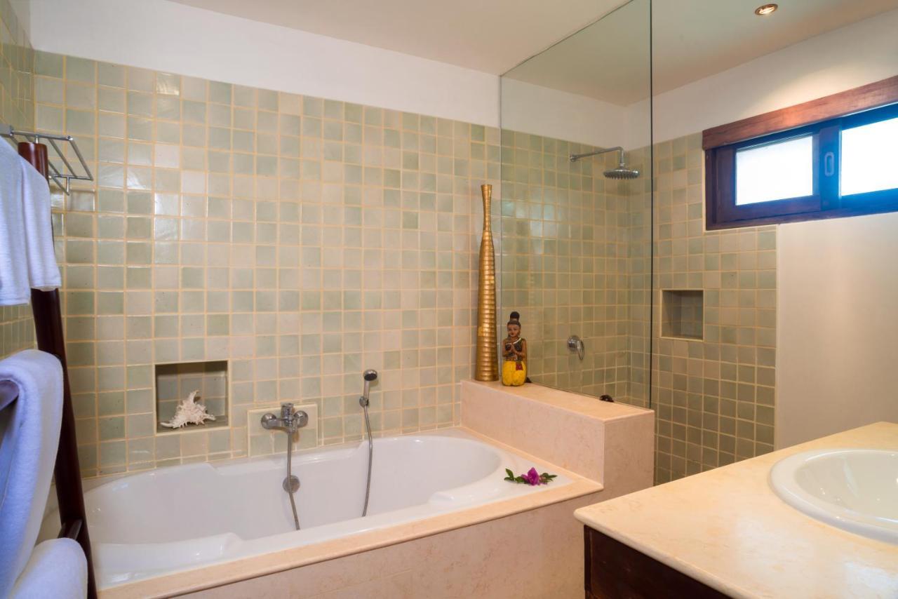 Vila 4 Bedroom Baan Banburee, Seconds From *