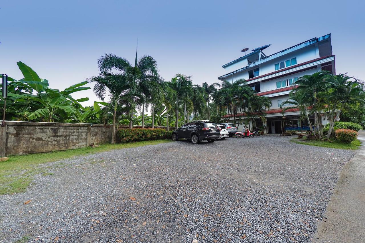 Oyo 468 Dumrong Town 2*
