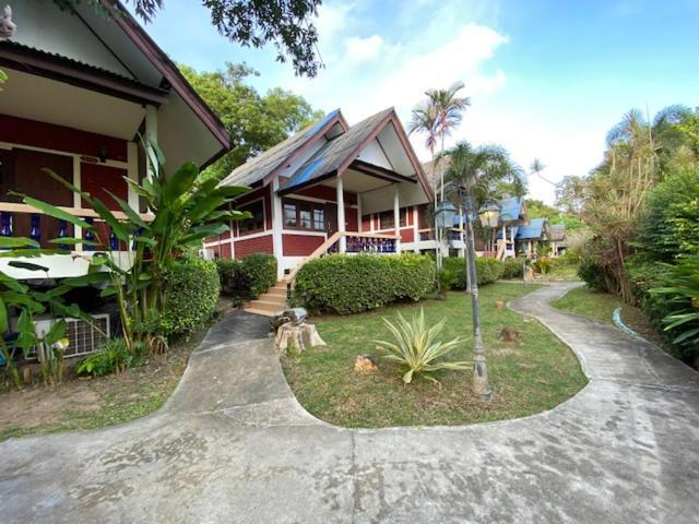Resort Baan Rom Mai 2*
