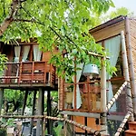 The Mud Bamboo Cafe And Beds