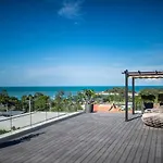 Villa Aura Onyx