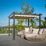Villa Aura Onyx