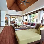 Dhevatara Cove