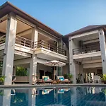 Villa Luxe - Ultra Luxury 4 Bedroom