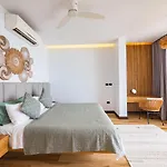 Villa Costa Luxury Sea View 4Bdr