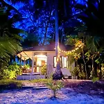 Front Beach Bungalow - Outdoor Shower - Working Desk