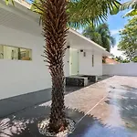 700M From Beach & Luxury