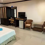 Summer Inn