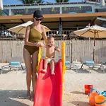 4-Bdr Luxury Villa At A Villa Resort With Beach Club And Concierge Service