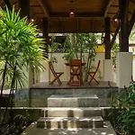 Large 4 Bed Villa Short Walk To Maenam Beach