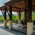 Large 4 Bed Villa Short Walk To Maenam Beach