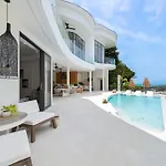 Skyline 9 - Spacious & Stylish Luxury Panoramic Seaview Villa With Outdoor Living & Kitchen, Outdoor Cinema, Private Gym, Salt Water Pool With Jacuzzi In Plai Laem