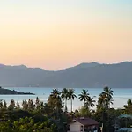 Sparkle 大佛海滩四卧时尚部分海景别墅