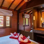 Tropical Beachside 4 Bedroom Villa - Kbr23