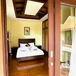 Rockstar Villa Bob Marley