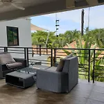 Penthouse Crystal Bay Apartments