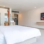 Beachfront Luxury Apartment 33