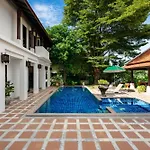 Villa Buoyant Forest