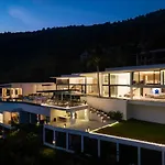 Villa Me Huge And Luxurious Villa