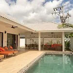 Villa Maceo