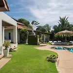 Baan Lily