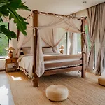 Luxury 3 Bdr Jungle Villa - Infinity Pool & Seaview