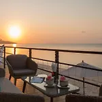 Sea&Sky Luxury Villa-Absolute Beachfront