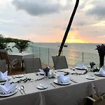 Sea&Sky Luxury Villa-Absolute Beachfront