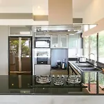 Modern Macha Villa With Pool And City & Sea View