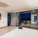Villa Serenity Bay, Modern 4-Br Partial Sea View Villa