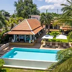 Bacaya Beachfront Villa